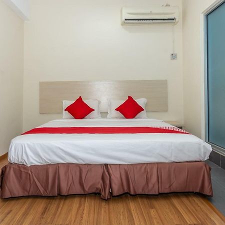 Hotel Oyo 1158 906 Airport Malacca Exterior foto