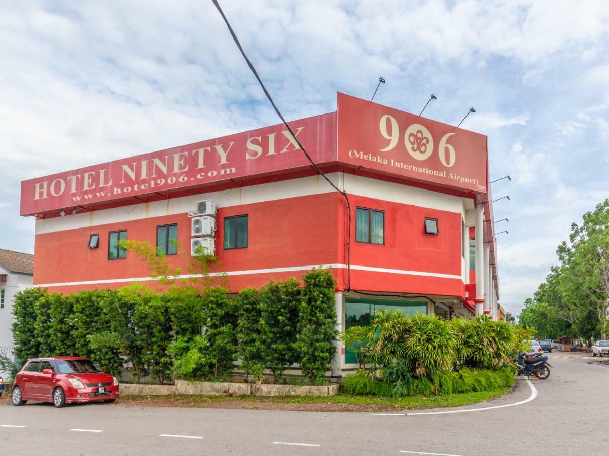 Hotel Oyo 1158 906 Airport Malacca Exterior foto