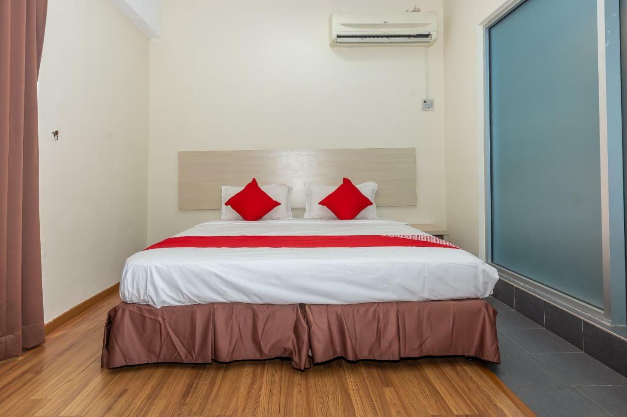 Hotel Oyo 1158 906 Airport Malacca Exterior foto